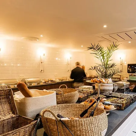 Hotel Cocoon 4*