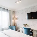 Cocoon Готель