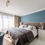 Cocoon 4*