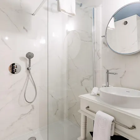 Hotel Cocoon 4*